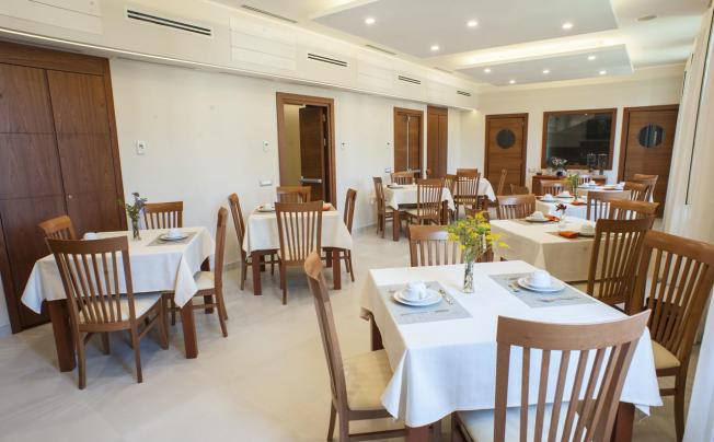 Фото отеля Checkin Villa Angelina
