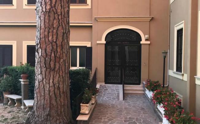 Фото отеля Checkin Villa Angelina