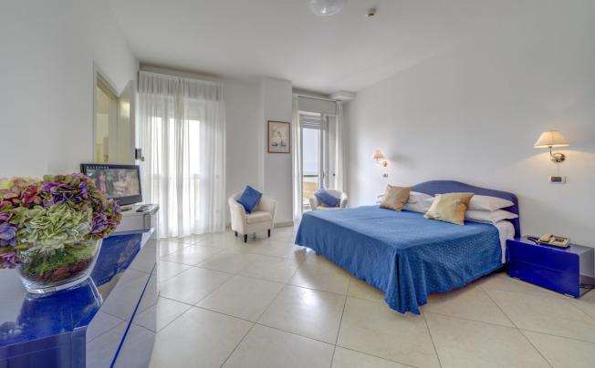 Фото отеля Carlton Beach Hotel