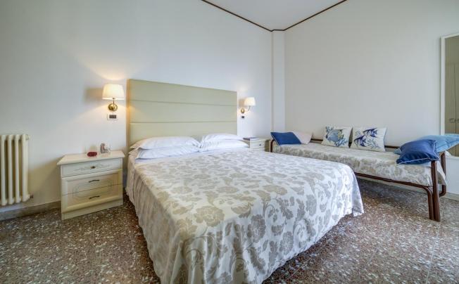 Фото отеля Carlton Beach Hotel