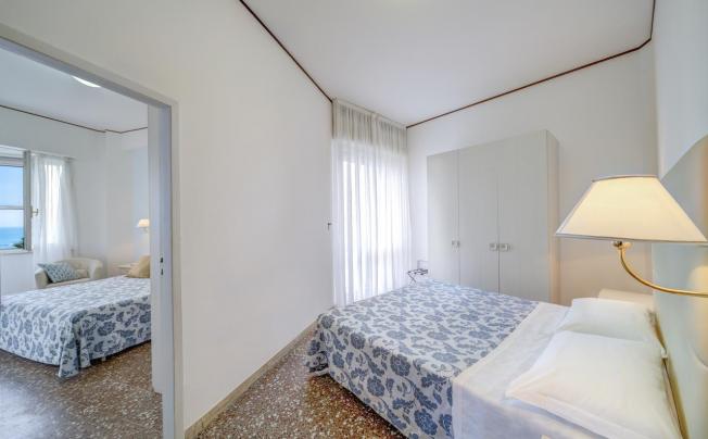 Фото отеля Carlton Beach Hotel
