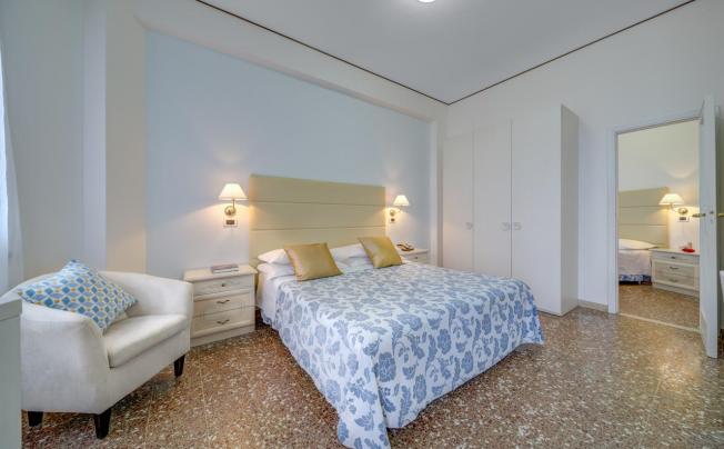 Фото отеля Carlton Beach Hotel