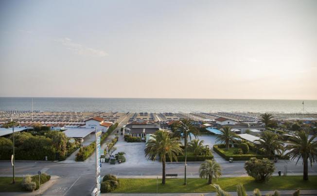 Фото отеля GRAND HOTEL