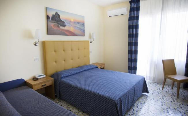 Фото отеля GRAND HOTEL