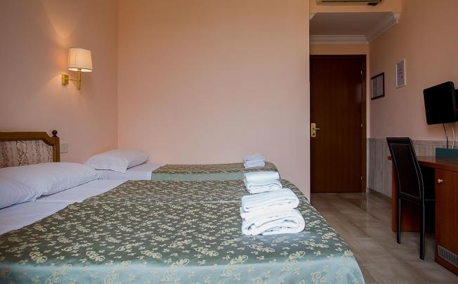 Фото отеля Center 3 Hotel