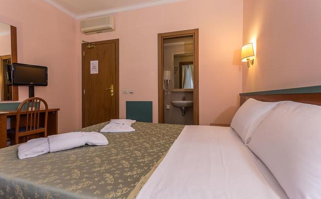 Фото отеля Center 3 Hotel