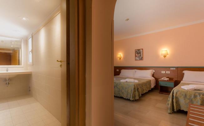 Фото отеля Center 3 Hotel
