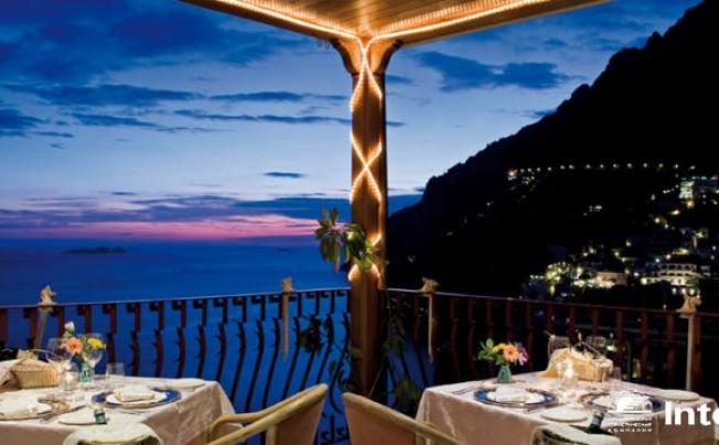 Фото отеля Eden Roc Suites