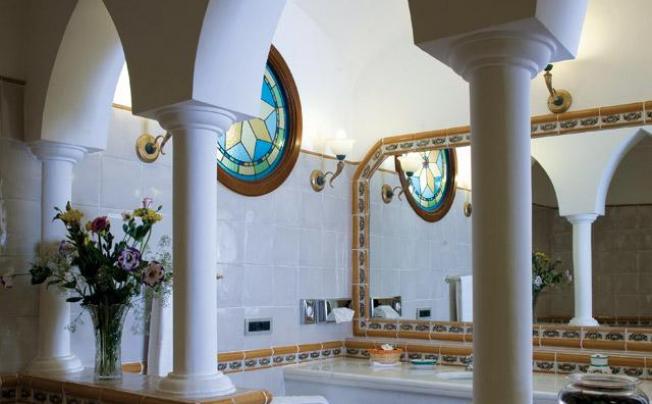 Фото отеля Eden Roc Suites