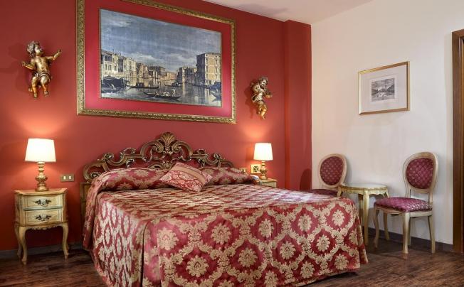 Фото отеля Amadeus Hotel