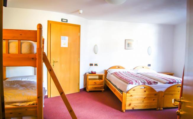 Фото отеля Alpen Village Hotel