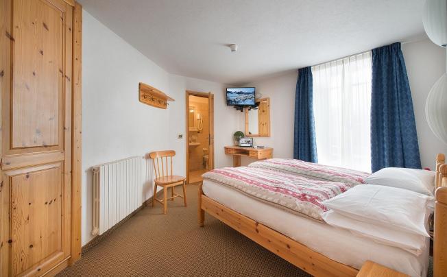 Фото отеля Alpen Village Hotel