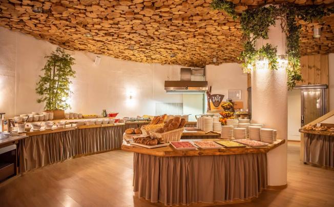 Фото отеля Alpen Village Hotel
