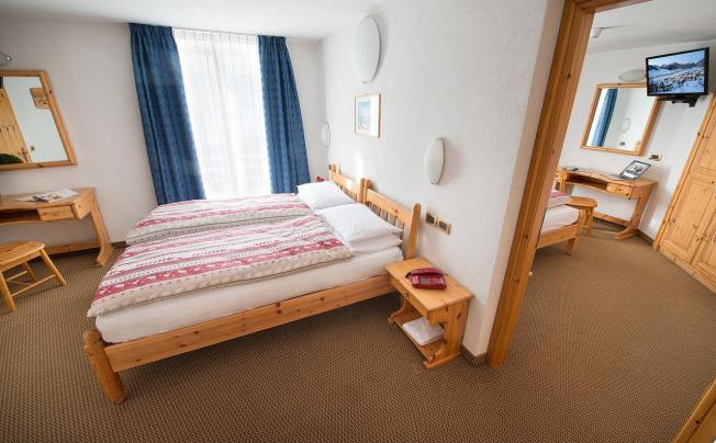 Фото отеля Alpen Village Hotel