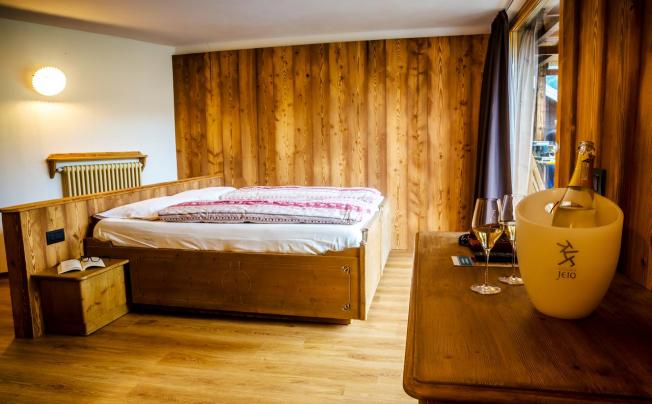 Фото отеля Alpen Village Hotel