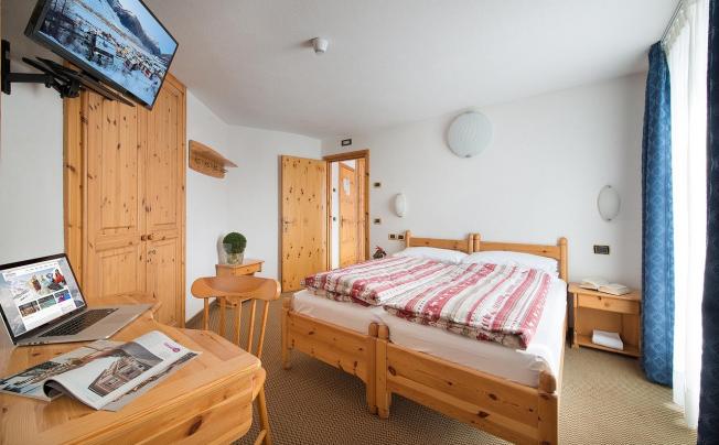 Фото отеля Alpen Village Hotel