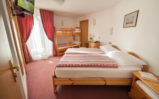 Фото отеля Alpen Village Hotel
