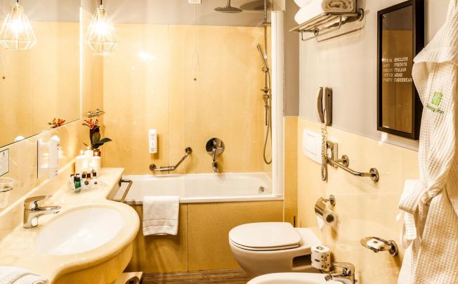 Фото отеля Holiday Inn Milan Garibaldi Station