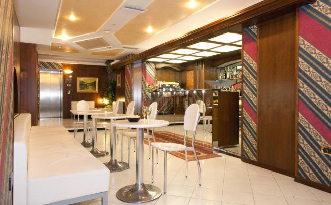 Фото отеля Augustus Hotel