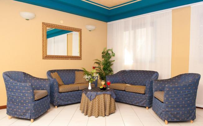 Фото отеля Augustus Hotel