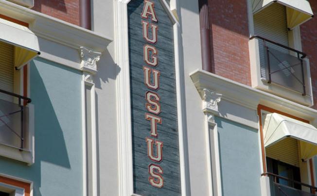 Фото отеля Augustus Hotel