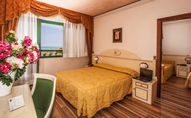Фото отеля Hotel carlton