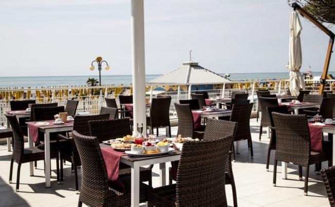 Фото отеля Hotel carlton