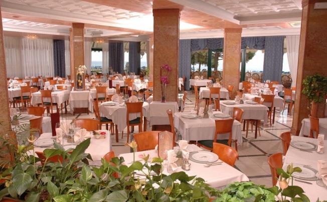 Фото отеля Hotel carlton