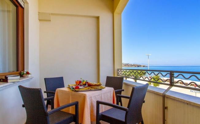 Фото отеля Riva Del Sole Hotel