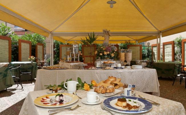 Фото отеля Riva Del Sole Hotel