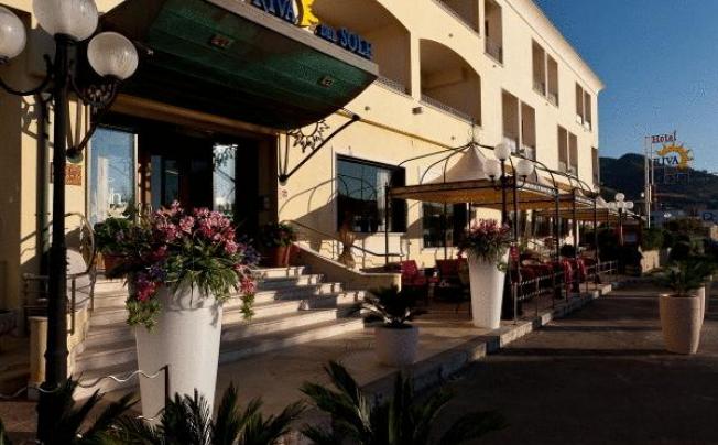 Фото отеля Riva Del Sole Hotel