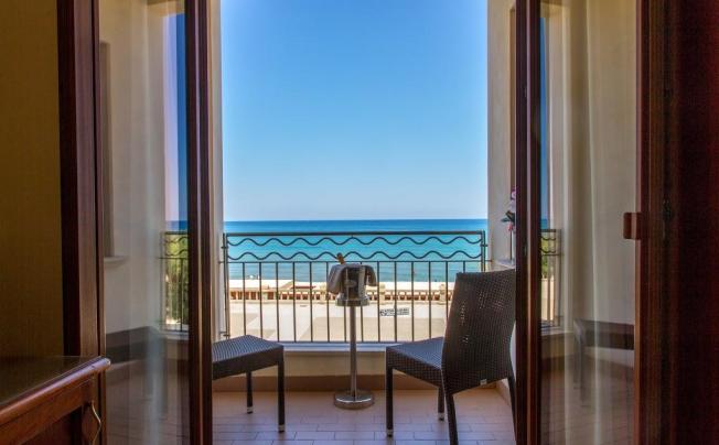 Фото отеля Riva Del Sole Hotel