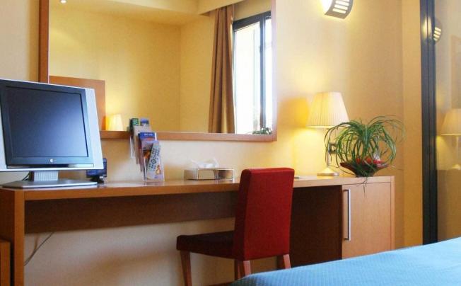 Фото отеля Luna Hotel Motel Airport