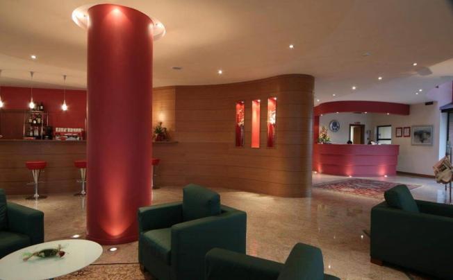 Фото отеля Luna Hotel Motel Airport