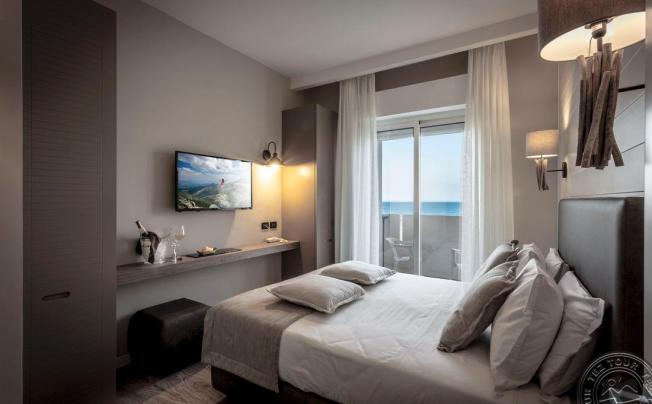 Фото отеля Litoraneo Suite Hotel