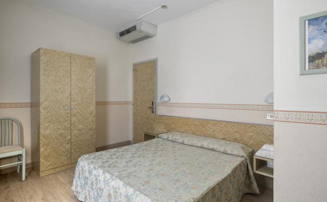 Фото отеля Garibaldi Hotel