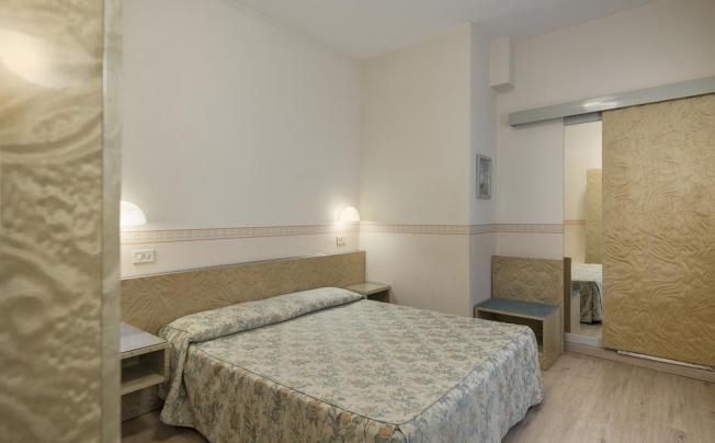 Фото отеля Garibaldi Hotel