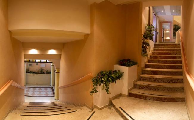 Фото отеля Garibaldi Hotel
