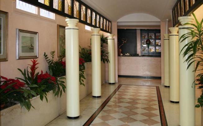 Фото отеля Garibaldi Hotel