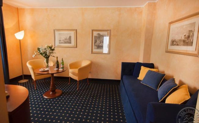 Фото отеля Villa Maria Hotel & Residence