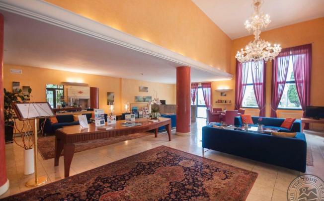 Фото отеля Villa Maria Hotel & Residence