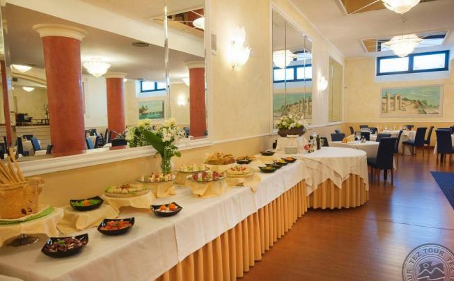 Фото отеля Villa Maria Hotel & Residence