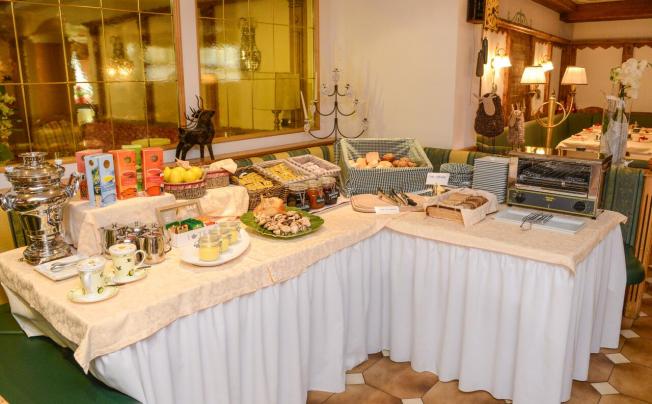Фото отеля Corona Pinzolo Wellness Dolomite & Family Hotel