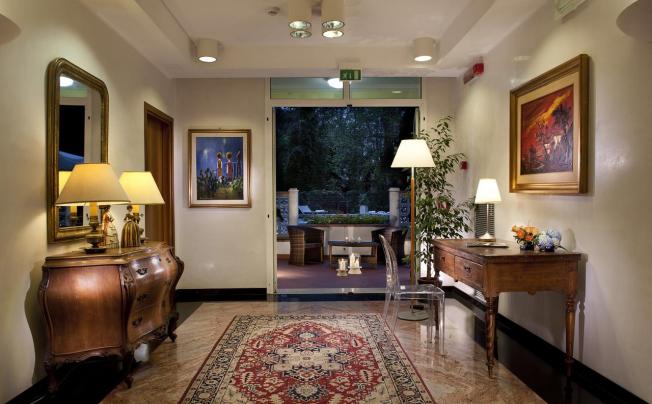 Фото отеля Astoria Suite Hotel