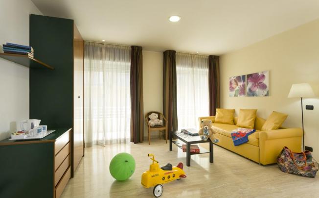 Фото отеля Astoria Suite Hotel