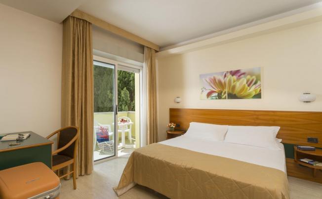 Фото отеля Astoria Suite Hotel