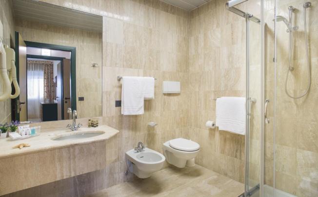 Фото отеля Astoria Suite Hotel