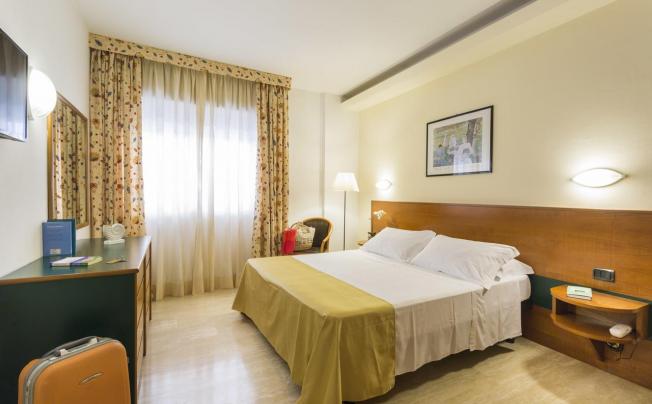 Фото отеля Astoria Suite Hotel