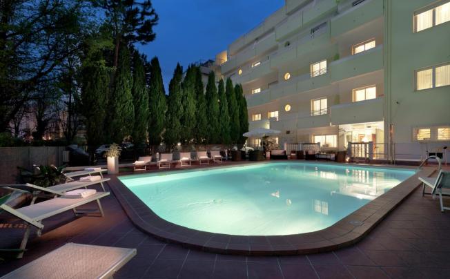 Фото отеля Astoria Suite Hotel