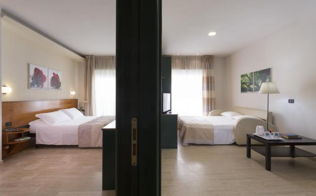 Фото отеля Astoria Suite Hotel